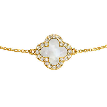 Detailed view of the 6 + 1.5 inch extender chain and secure lobster clasp for a customizable and comfortable fit.