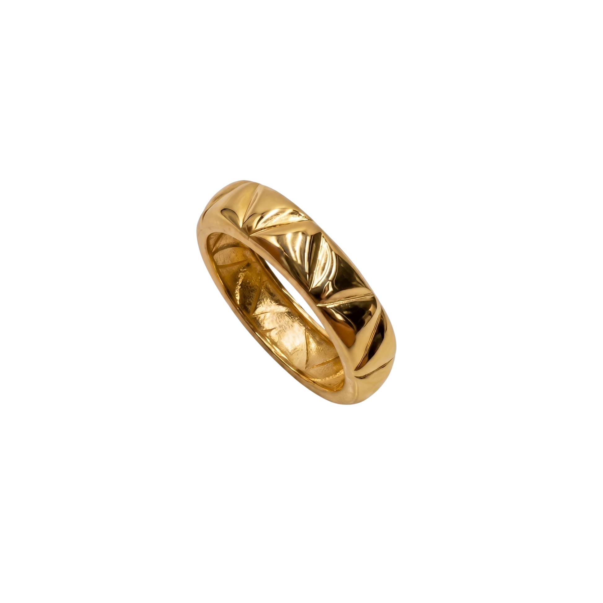 Close-up side view highlighting the precision geometric pattern on the S925 sterling silver band.