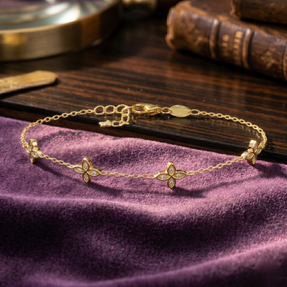 Elegant and stackable S925 floral bracelet perfect for everyday styling.