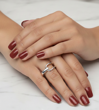 Caroline resizable ring available in rhodium plated silver and 18K gold plated finishes.